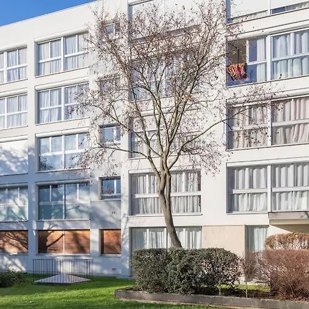 Apartament Very Quiet Five Minutes From The Rer Chatou